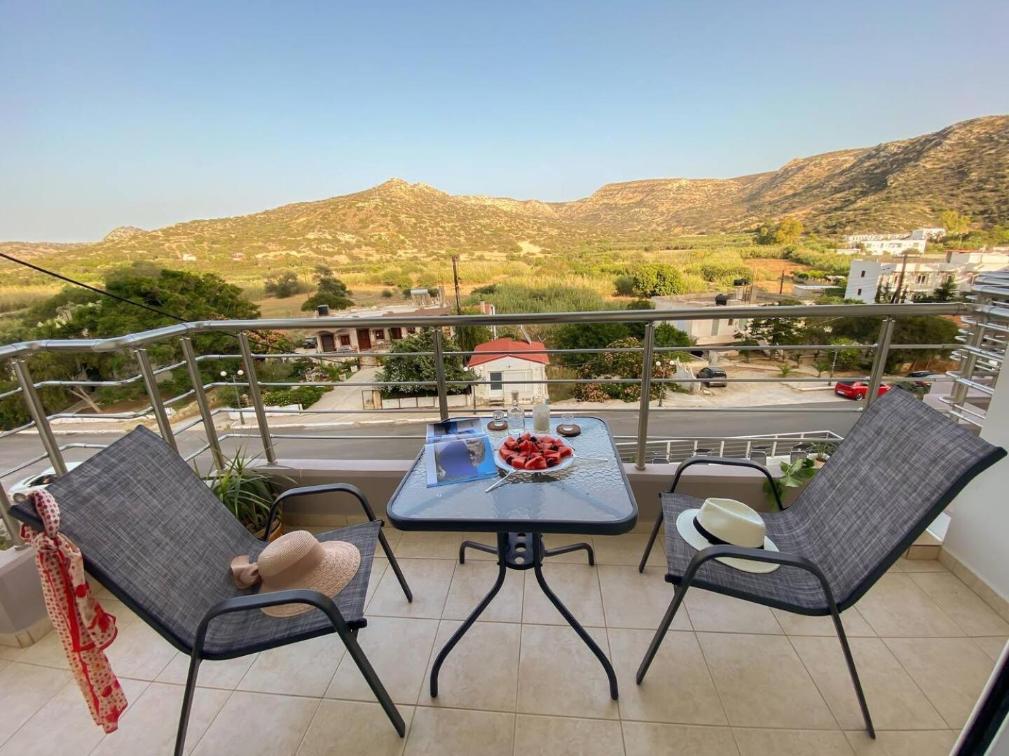 Maistro Suites With Pool, Matala 外观 照片