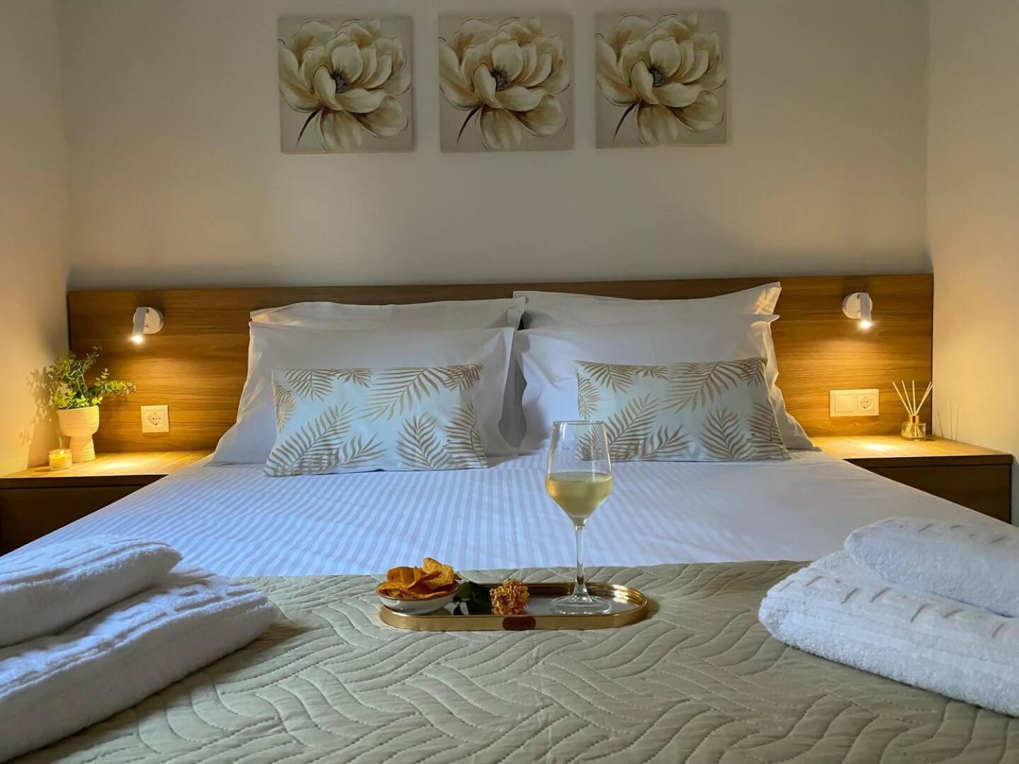 Maistro Suites With Pool, Matala 外观 照片