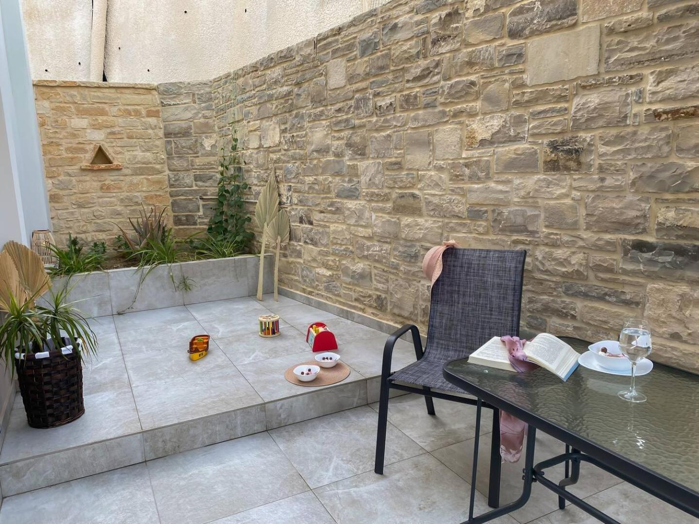 Maistro Suites With Pool, Matala 外观 照片