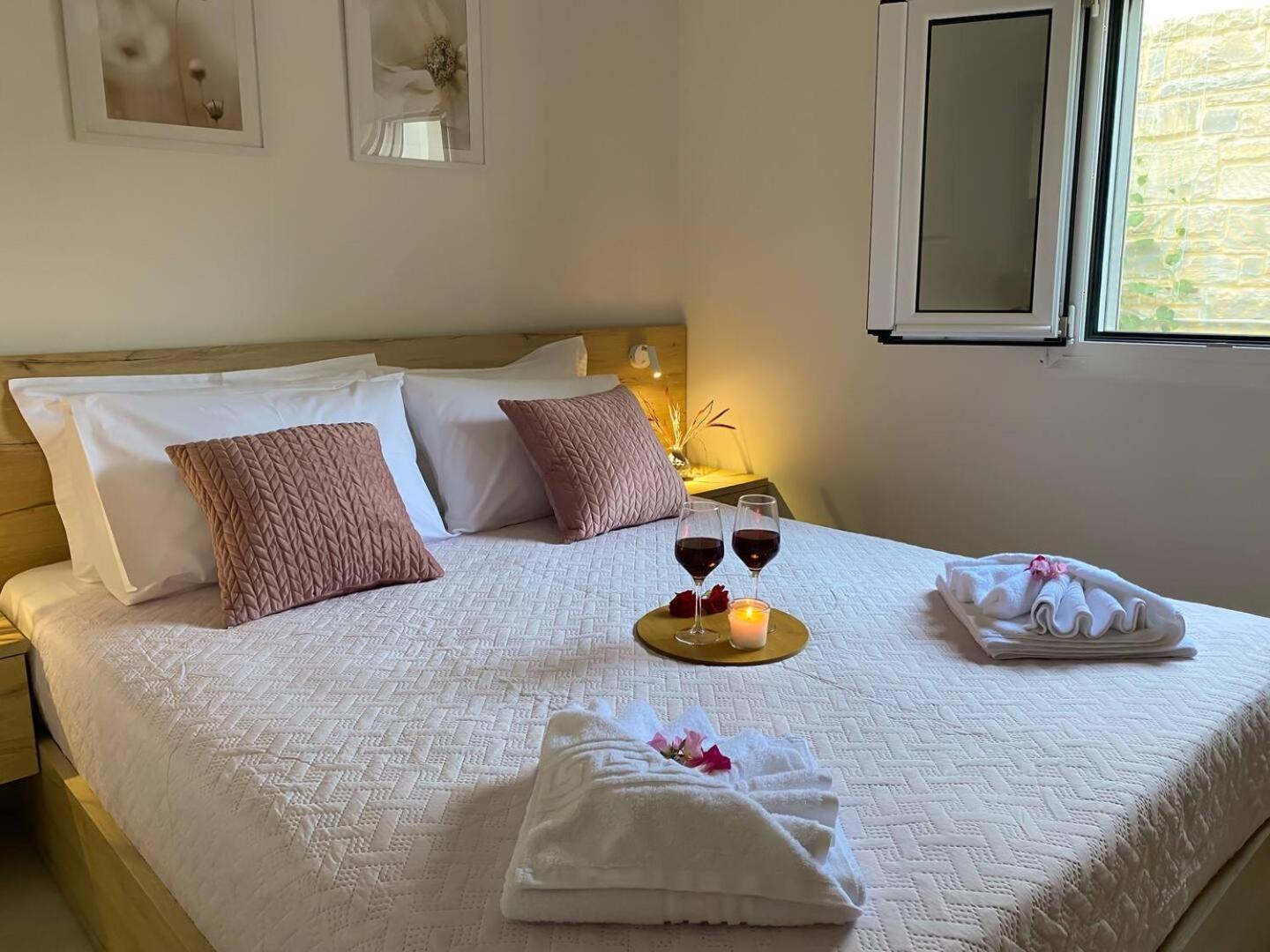 Maistro Suites With Pool, Matala 外观 照片
